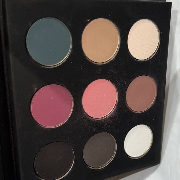 Makeup Forever 9 Artist Shadow Palette - Picture 4 of 4